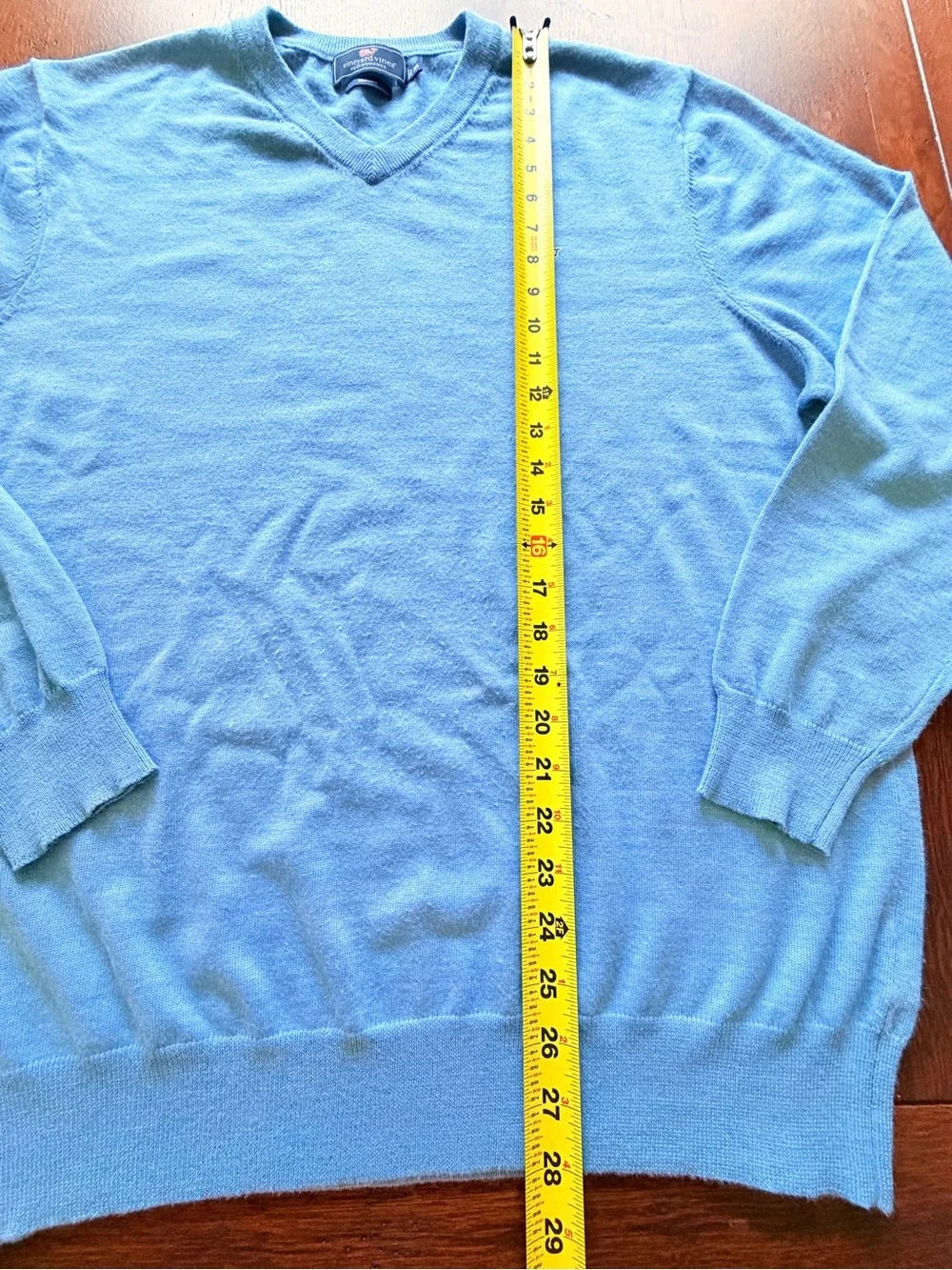 Vineyard Vines  V-neck Light Blue  Sky Sweater Size XL  Merino wool blend